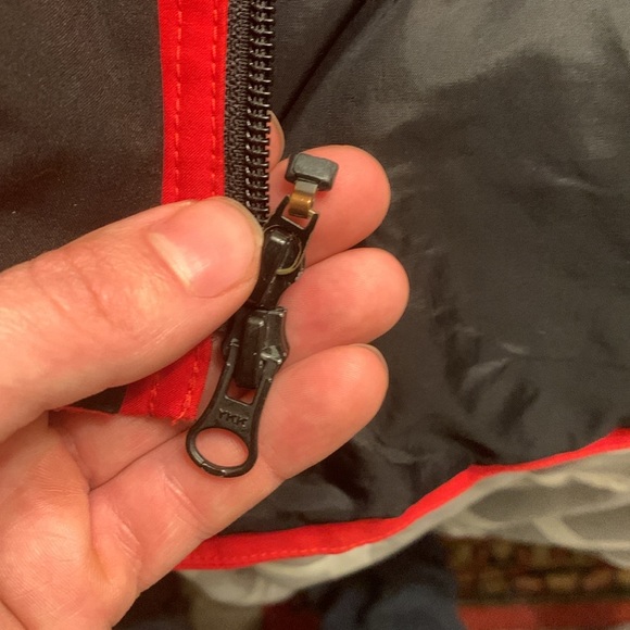 Eddie Bauer retro red rain coat! 🧥 - Picture 8 of 10